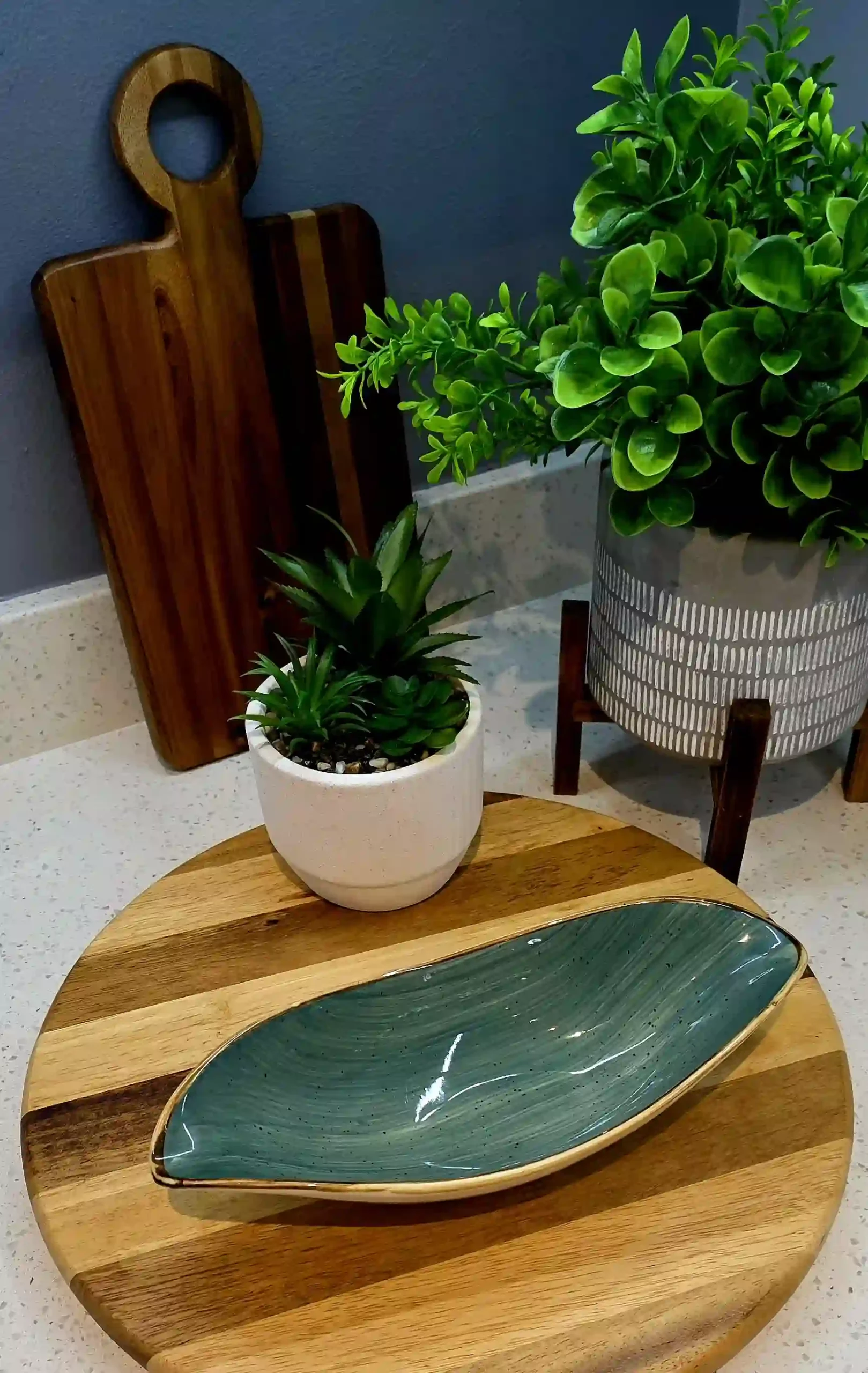 Sage Green Leaf Serving Bowl - Image 3